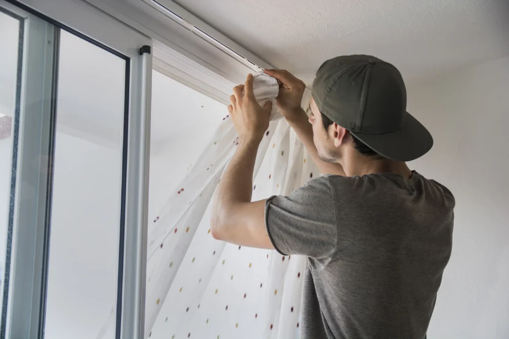 Curtains Fixing Service